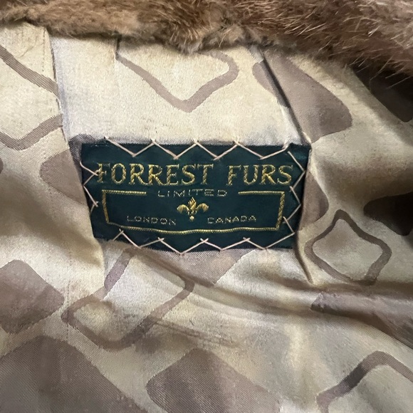 Authentic fur shrug - Picture 2 of 3